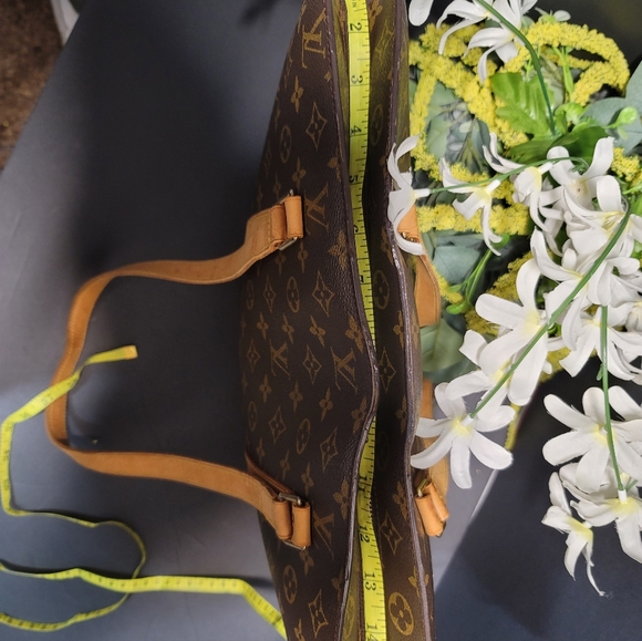 The Iconic Louis Vuitton Babylone Tote - Picture 6 of 14